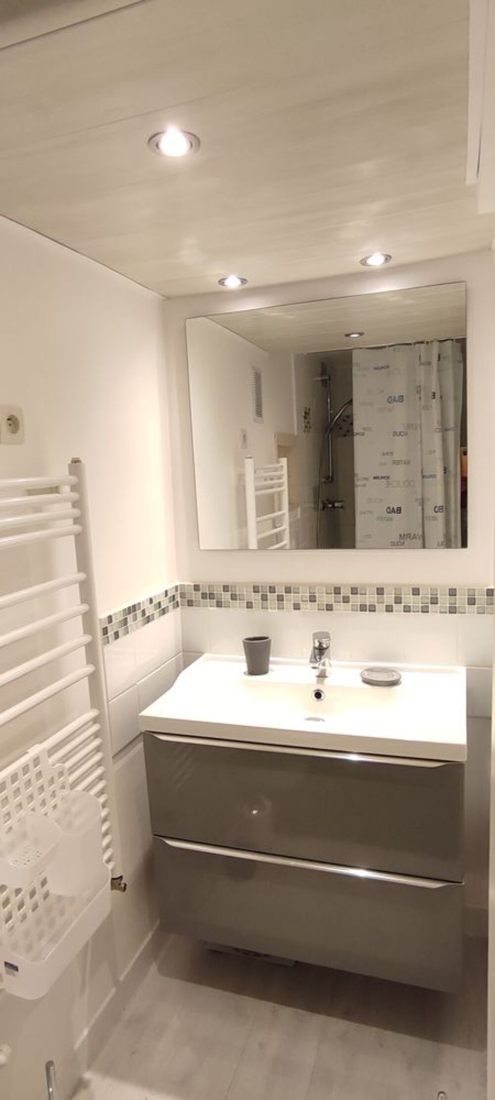 Location Colocation Chambre 13 m² accès privé, meublée,cuisine & SdB. Saint-alban-leysse
