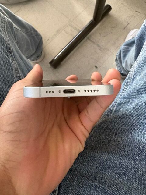 iPhone 16e 550 Avignon (84)