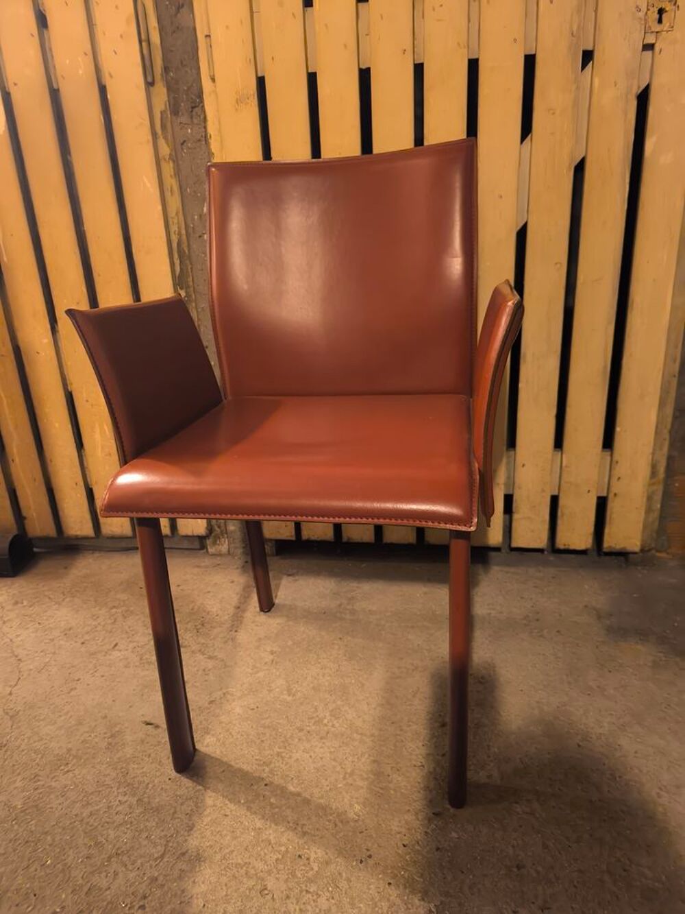 Chaise cuir Meubles