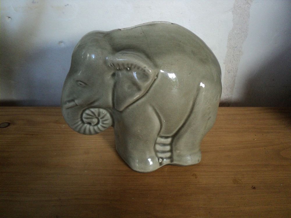 Ancienne Tirelire &agrave; casser &Eacute;l&eacute;phant Fa&iuml;ence d'Orchies 