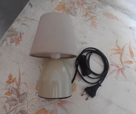 Lampe  poser beige taupe et abat jour
5 Aubin (12)