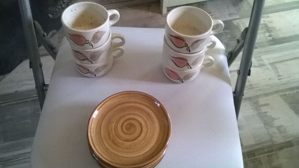 Service &agrave; caf&eacute; Salin France
6 sous tasses
6 tasses
En c&eacute;r Cuisine