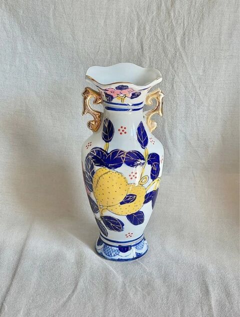 Vase porcelaine japonisant. Excellent tat  30 Laval (53)