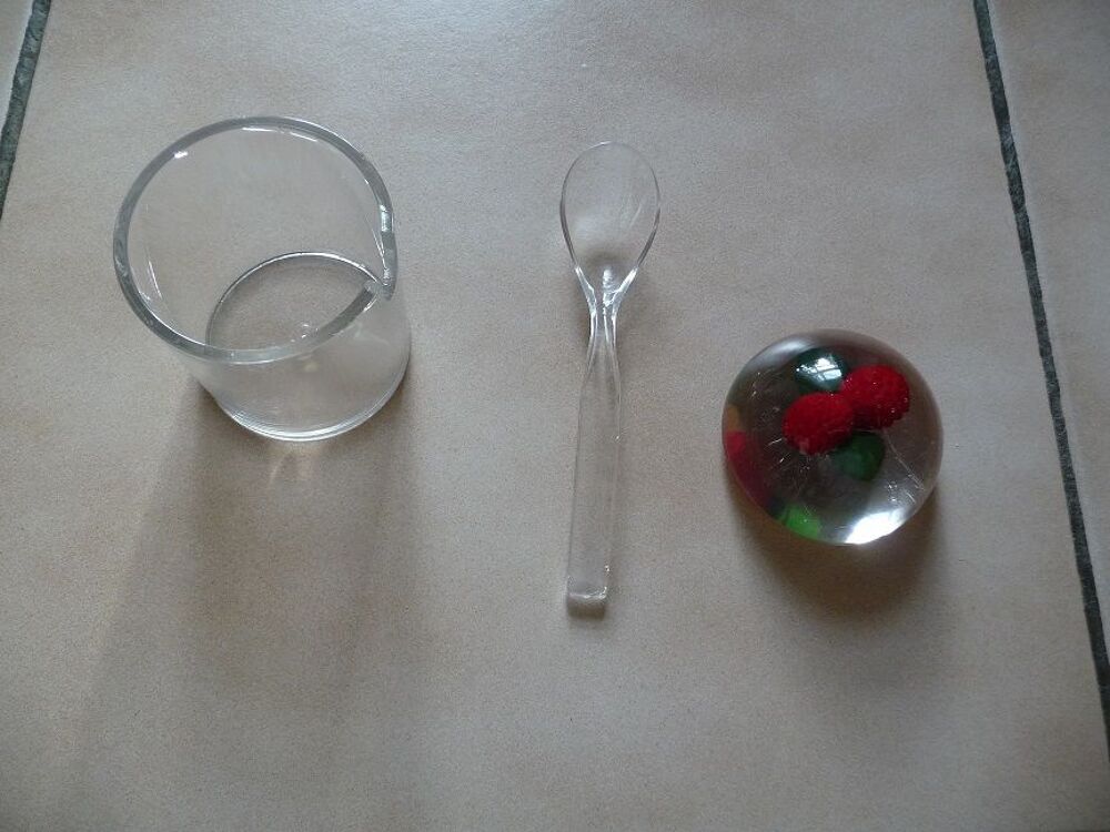 Pot &agrave; confiture framboises et sa cuill&egrave;re ann&eacute;es 80 Cuisine