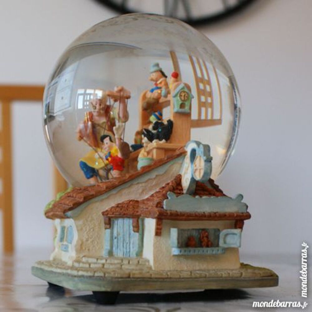 Boule de neige Disney - Pinocchio et Geppetto Jeux / jouets