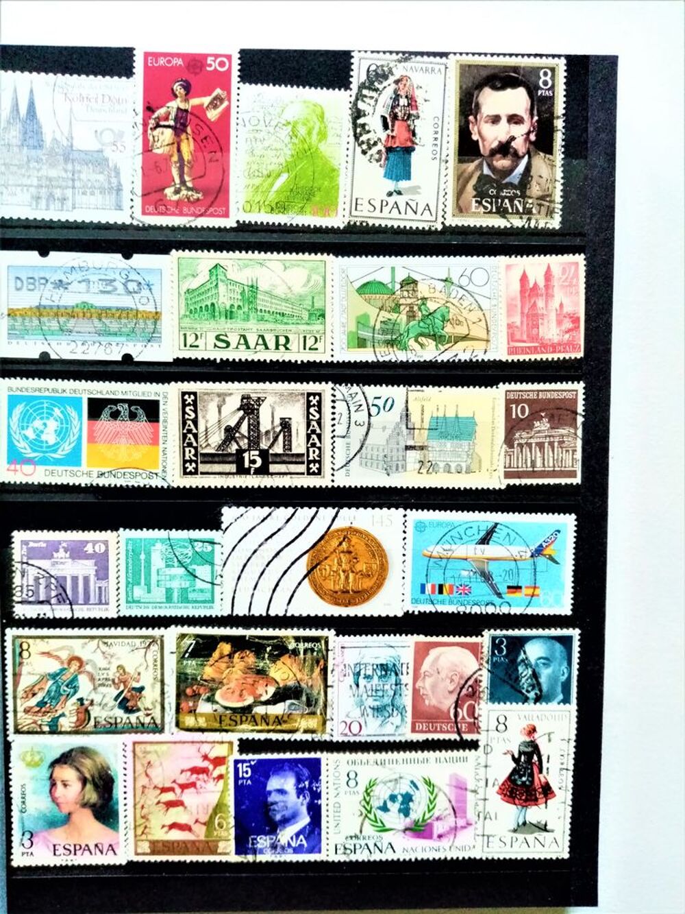 Une collection UNIQUE de timbres de Postes &eacute;trang&egrave;res [1975- 