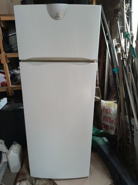 Réfrigérateur 230 litres Péronnas (01)