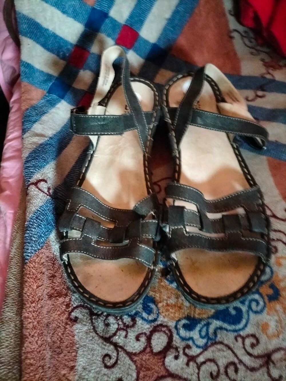 sandales cuir cousu TBS pointure 42 quasi neuf Chaussures