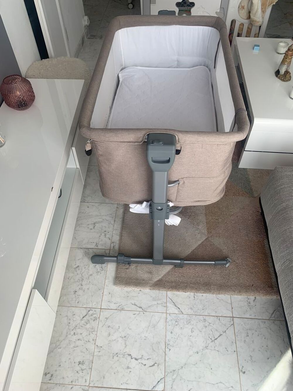Lit cododo Kinderkraft Neste Grow avec matelas et al&egrave;se Puriculture