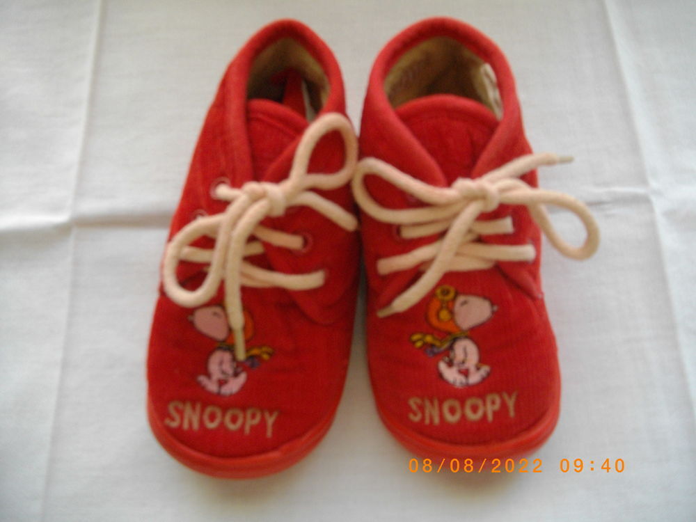 Chaussons rouges "SNOOPY" enfant - Pointure : 22 Chaussures enfants