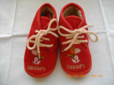 Chaussons rouges  SNOOPY  enfant - Pointure : 22 5 Perros-Guirec (22)
