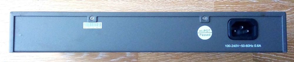 Switch TP-LINK 16 ports Fast Ethernet 10/100 Matériel informatique