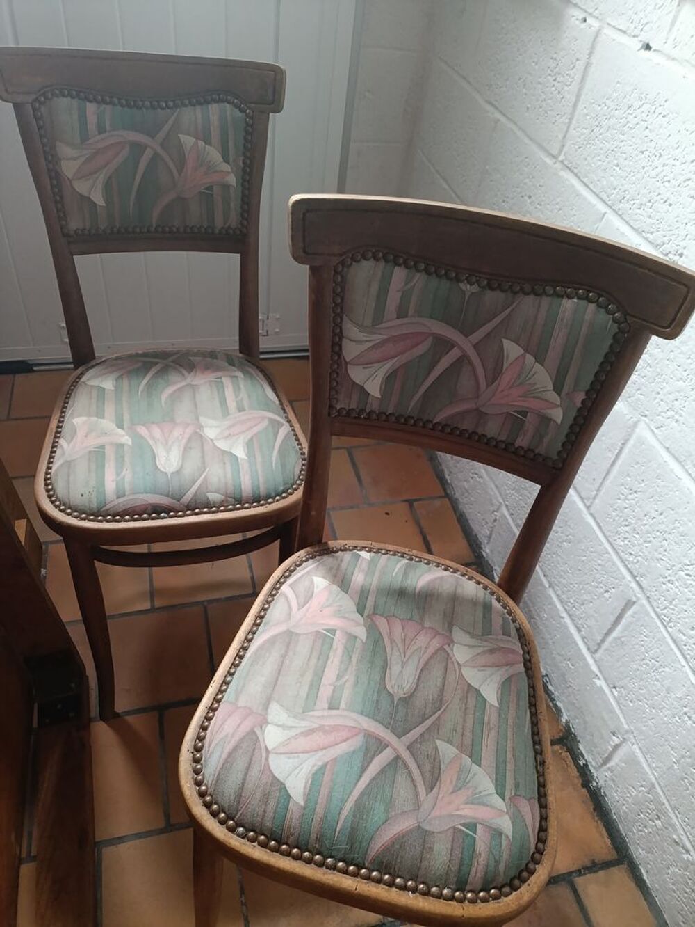Lot 2 chaises
A venir chercher au domicile Meubles