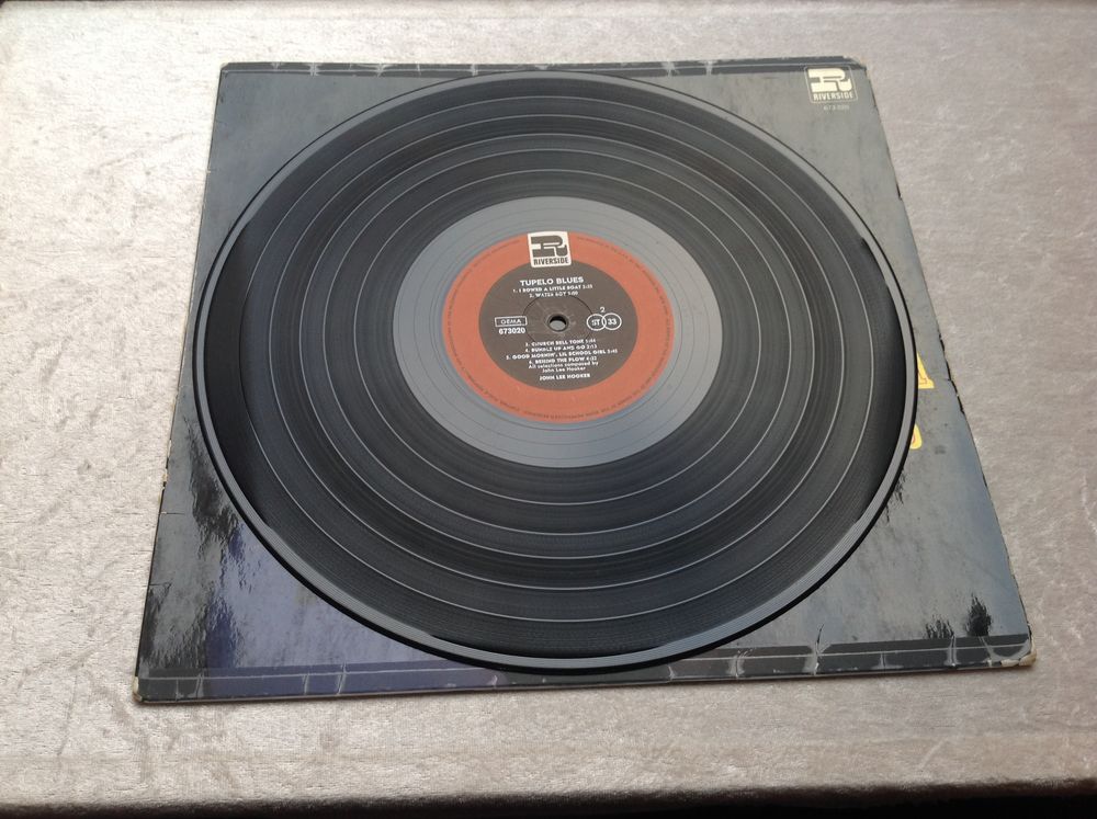 JOHN LEE HOOKER TUPELO BLUES 33 Tours Envoi possible
CD et vinyles