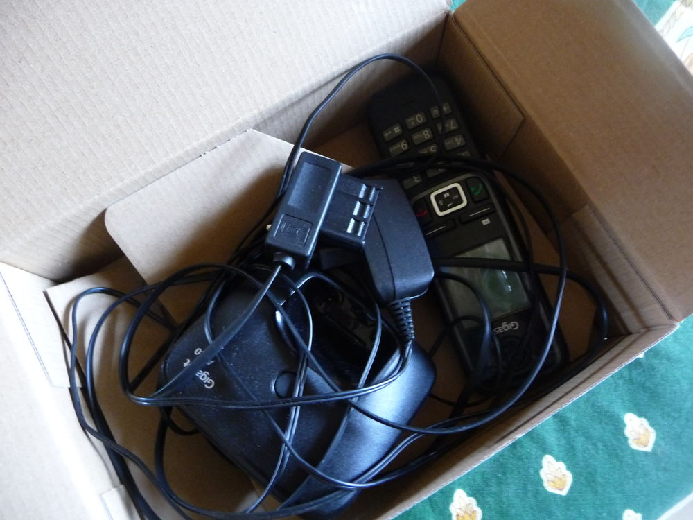 t&eacute;l&eacute;phones (ligne fixe)........... Tlphones et tablettes