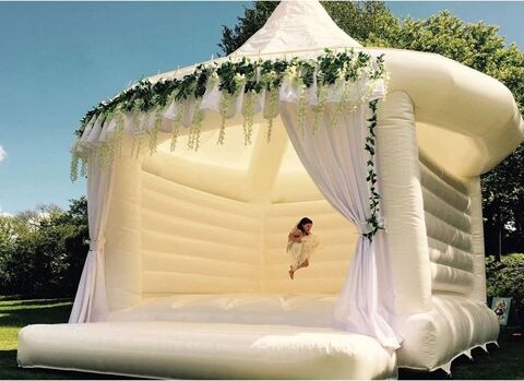 Château Gonflable Blanc 6x6 PVC oxford PVC souffleur Facture Quesnoy-sur-Deûle (59)