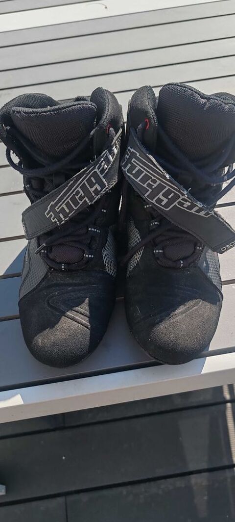 Pi&egrave;ces et &eacute;quipements Moto - Scooter - Quad Casques - v&ecirc;tements moto  occasion Cond&eacute;-sur-Ifs 14270