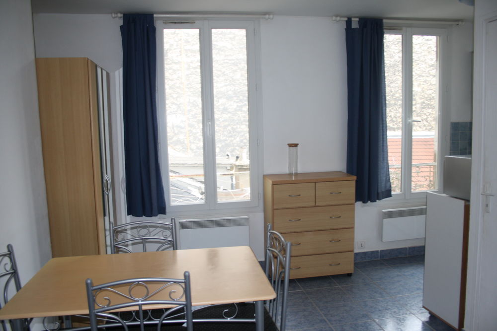 Location Appartement Paris 10éme STUDIO 20 m², entièrement meublé et équipé Paris 10