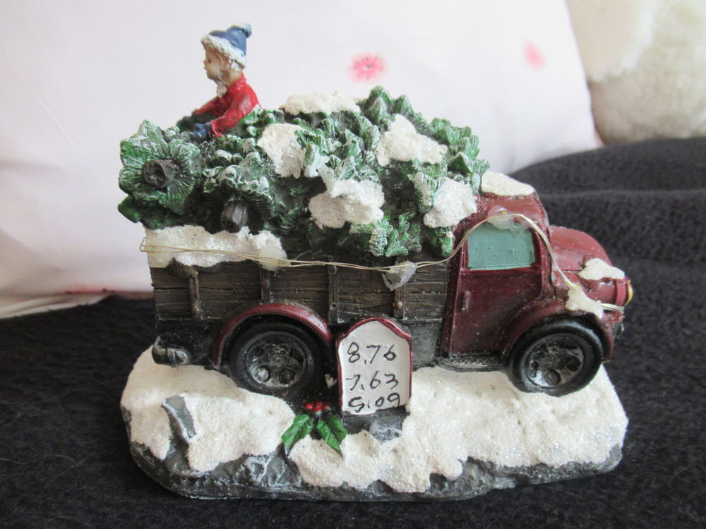Camion lumineux avec sapins - Sc&egrave;ne de No&euml;l D�coration