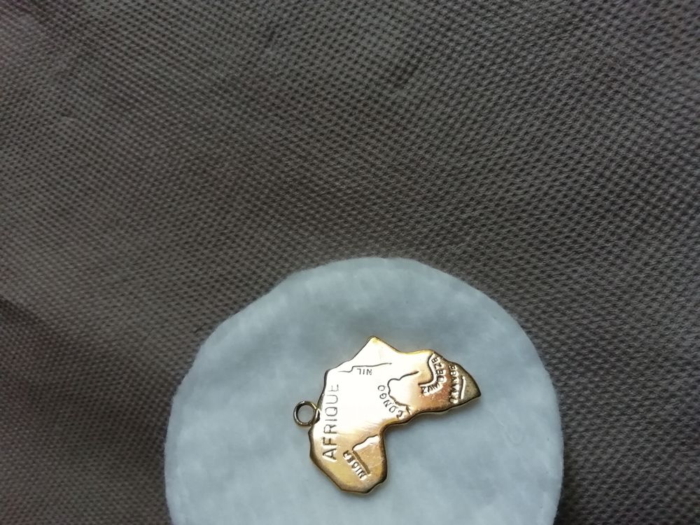 Pendentif Afrique Bijoux et montres