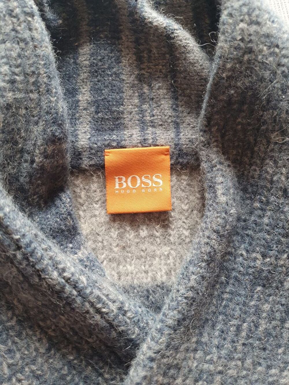 Pull en laine Hugo Boss Vêtements