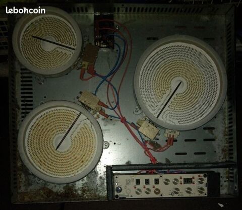 Plaque vitroc�ramique AYA 3 feux 45 Beauchamp (95)