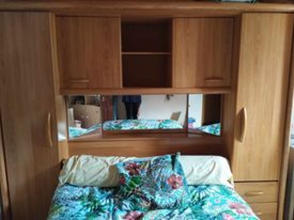 Armoire pont et commode Meubles