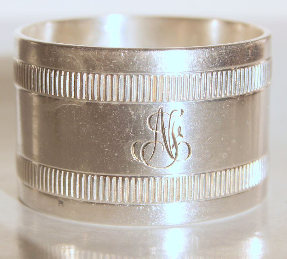Rond de Serviette M&eacute;tal Argent&eacute; GALLIA Poin&ccedil;on CHRISTOFLE Cuisine
