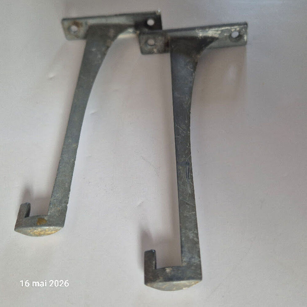 Lot de 2 anciens supports en m&eacute;tal de tablette en verre pour Bricolage