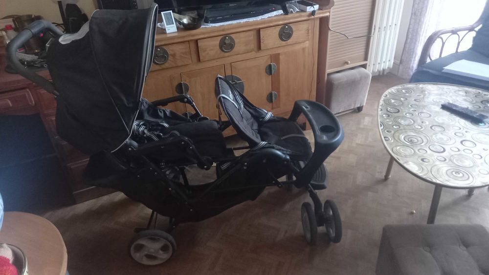 poussette double Mobilier enfants