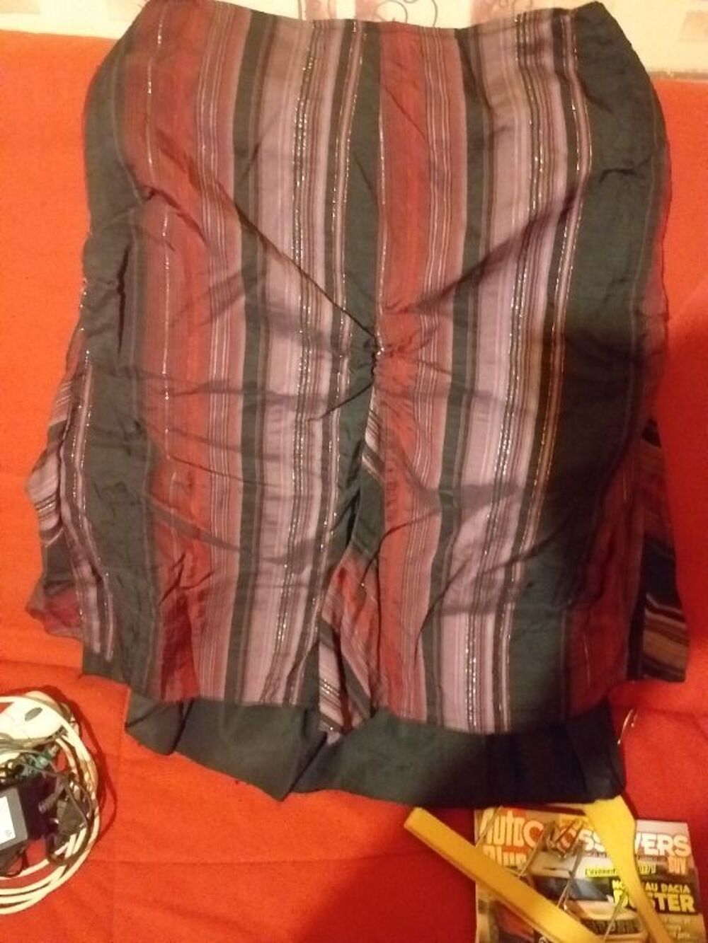JUPE MI LONGUE FEMME TAILLE 40 Vtements