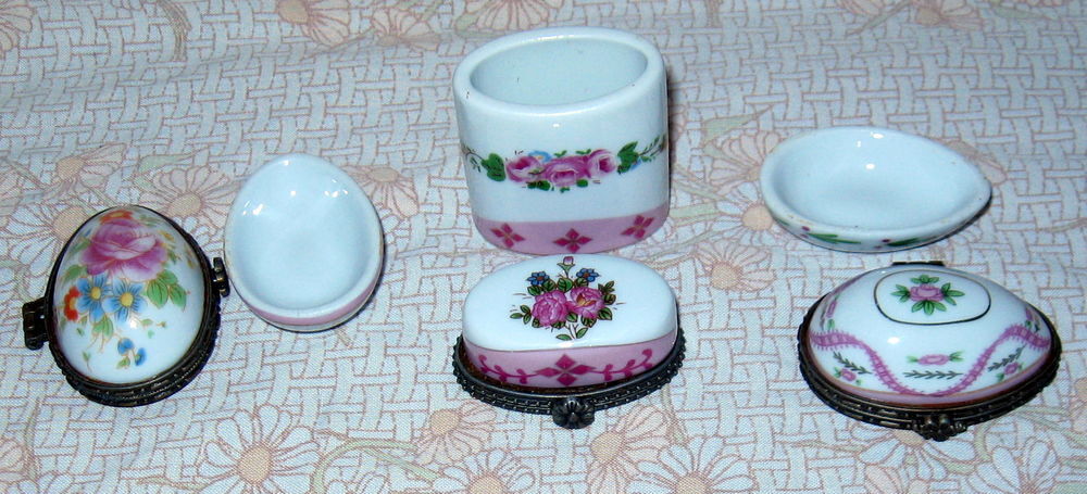 boites-piluliers ou autres--porcelaine. 