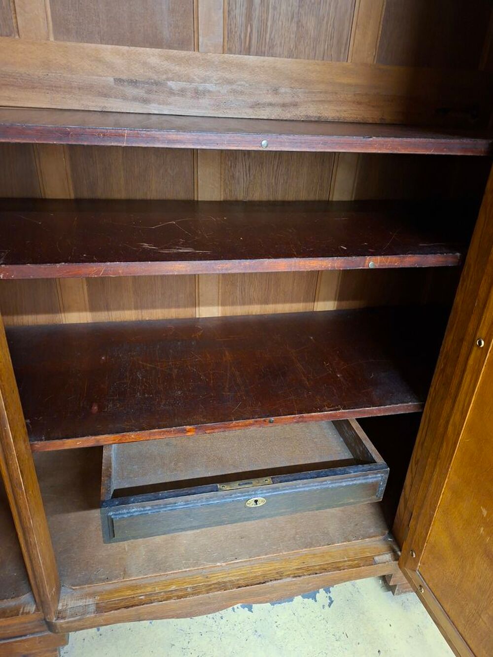 Armoire en bois style art d&eacute;co Meubles