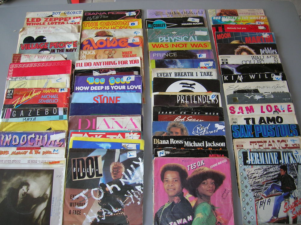  vinyles 33 et 45 tours fran&ccedil;ais, &eacute;trangers CD et vinyles