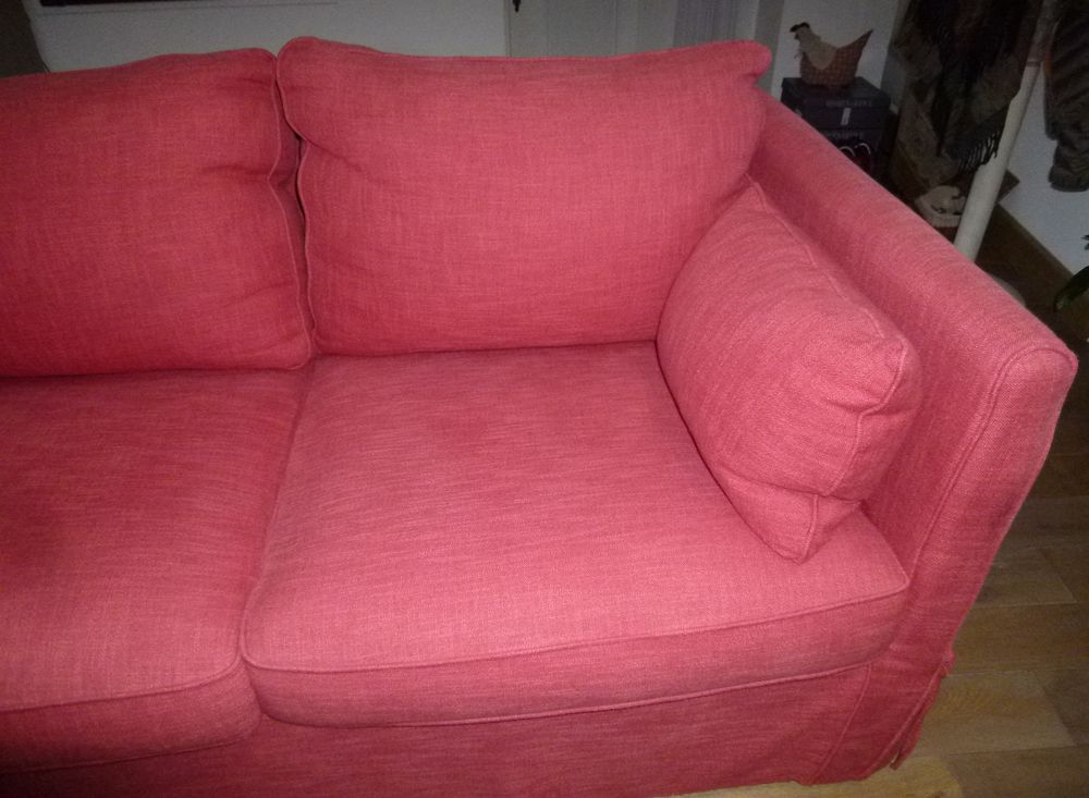 Canap&eacute; tissus couleur framboise Meubles