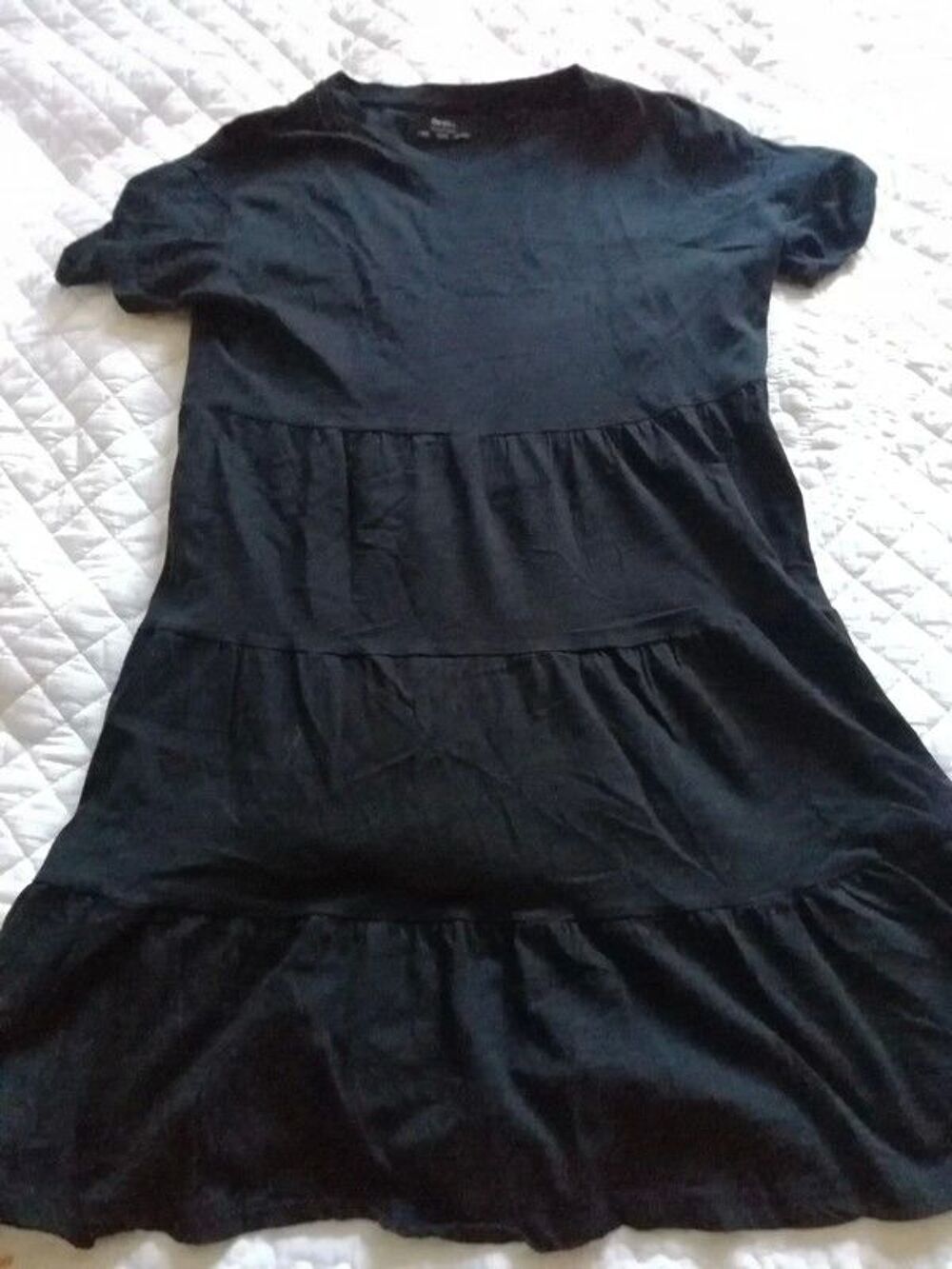 robe noire taille S Vtements