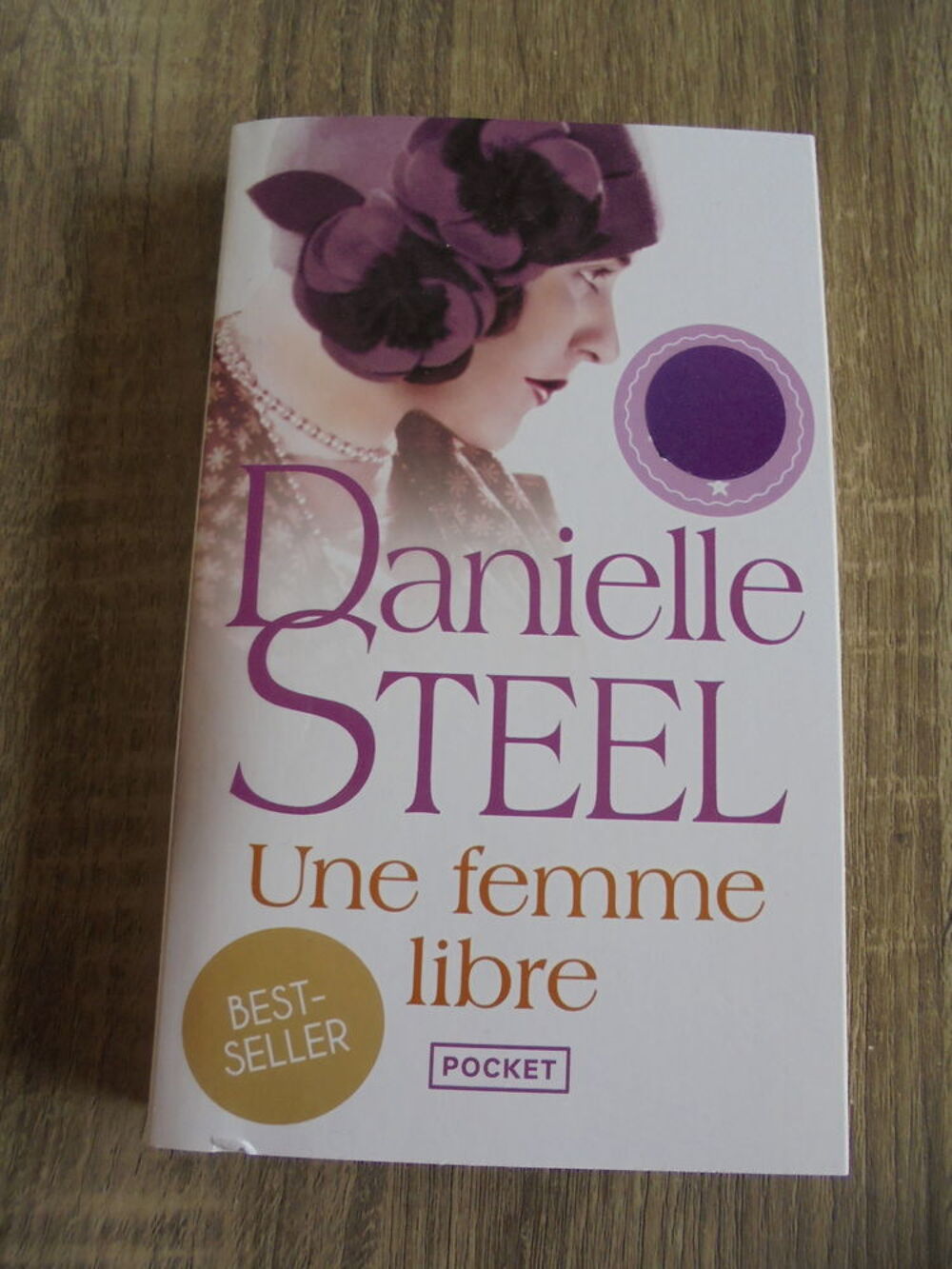 Une femme libre (121) Livres et BD