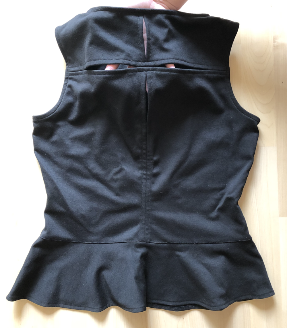 T-Shirt Haut Top p&eacute;plum noir neuf Vêtements