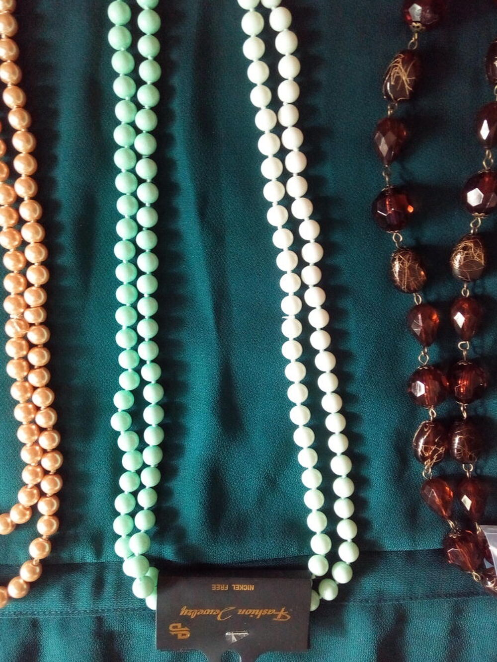 1 Lot 4 Colliers fantaisies neufs Bijoux et montres