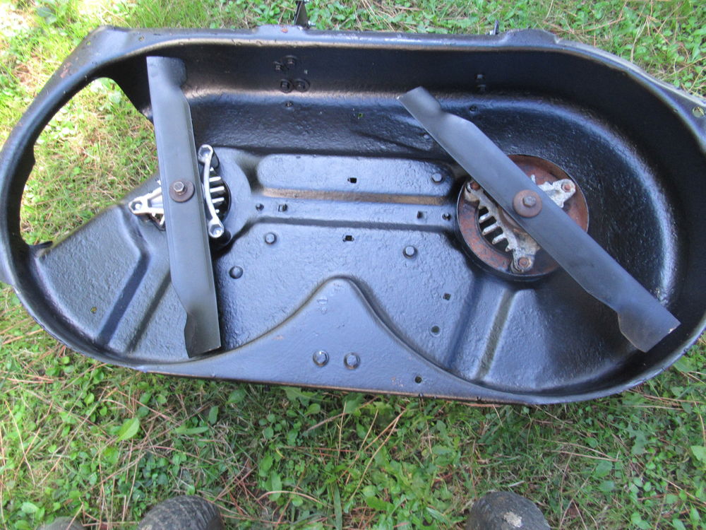 Tracteur tondeuse moteur Briggs Stratton , Jardin