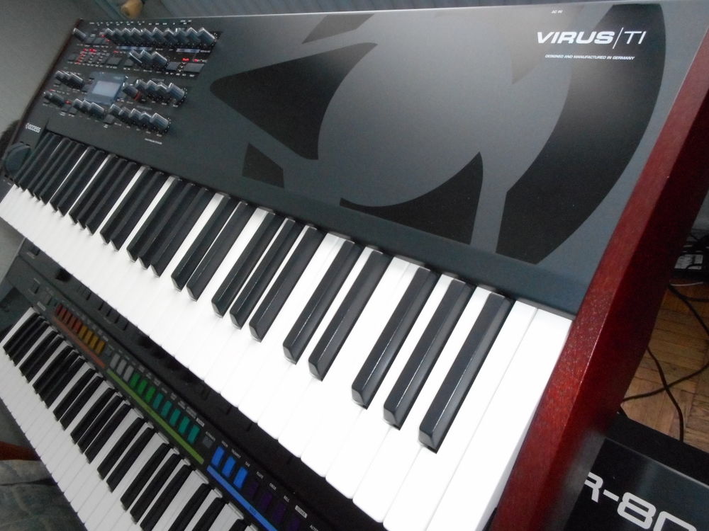 VIRUS-TI ACCESS KEYBOARD EN PARFAIT ETAT, HOUSSE TRANSPORT Instruments de musique