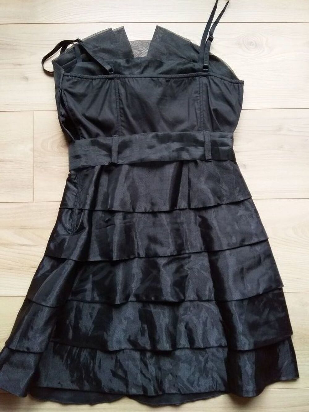 ROBE NOIR T38
Vêtements