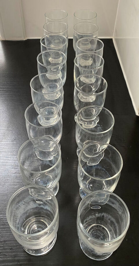 Lot de 16 verres 10 Paris 20 (75)