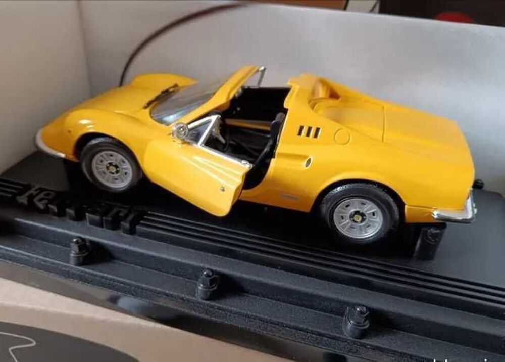 Ferrari 246 Dino GTS 1/18 
