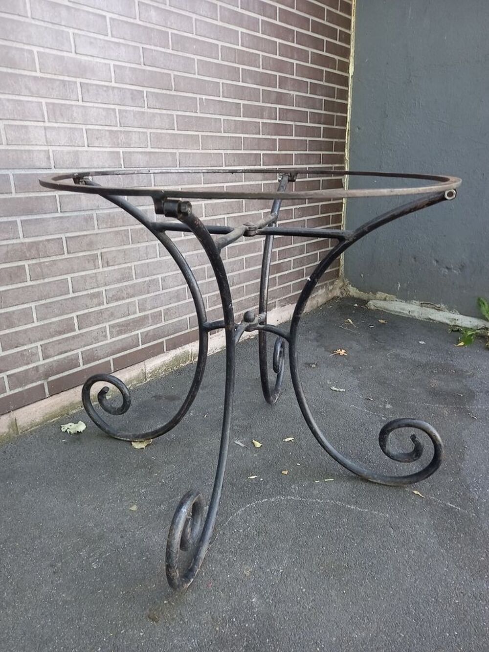 BELLE TABLE EN VERRE ET FER FORGE Meubles