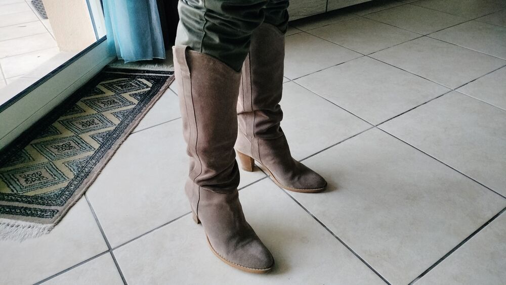 Belles bottes en daim femme Chaussures