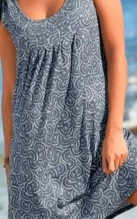 Robe bleu gris imprim  plis d'aisance T 38 - 40 ou 40 10 Domart-en-Ponthieu (80)