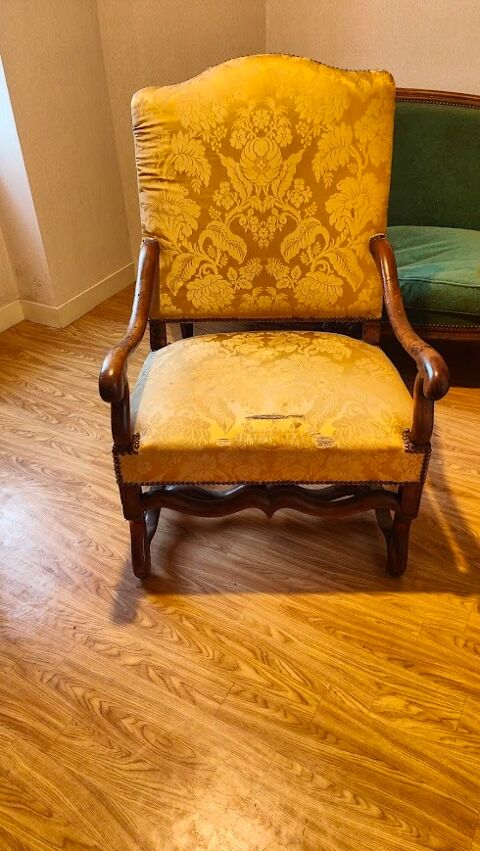 Magistral fauteuil d'�poque  os de mouton . TBE. 180 Pontmain (53)