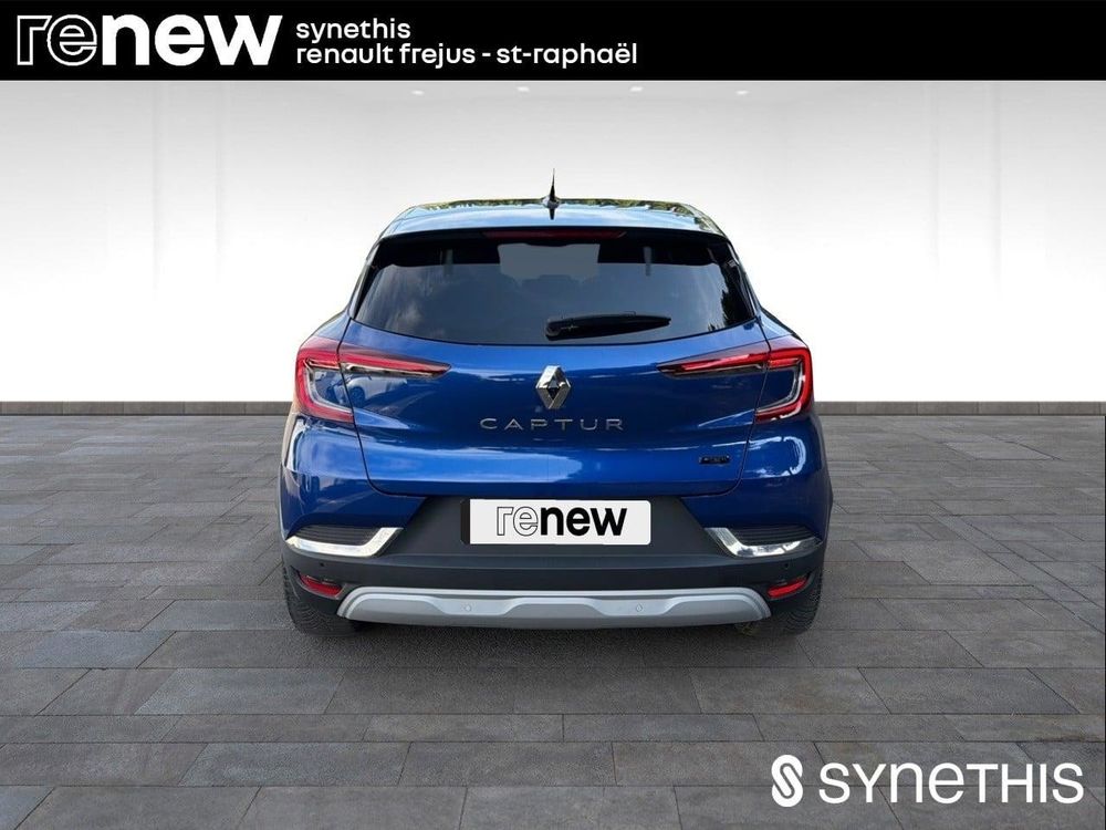 Captur E-Tech full hybrid 145 Techno fast track 2023 occasion 83600 Fr&eacute;jus