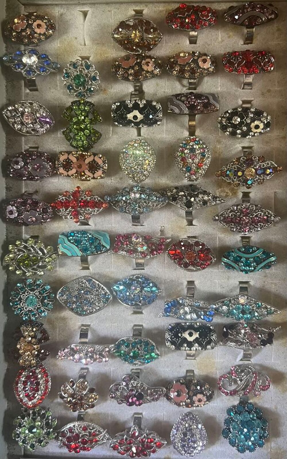 lot de 126 bagues r&eacute;glables Bijoux et montres